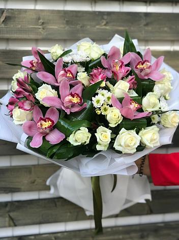 Букет цветов из: Розы и Хризантемы в Красные Ткачи
