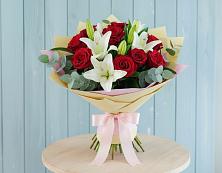 Букет цветов из:  Лилии и Розы в Красные Ткачи
