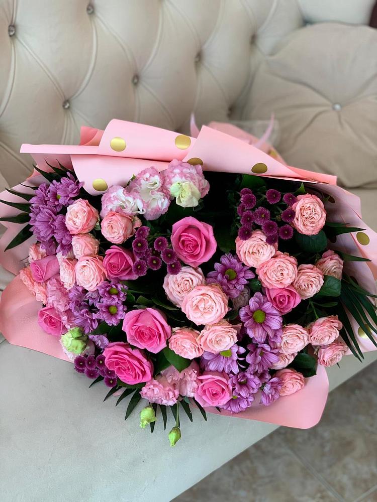 Букет цветов из: Хризантемы, Розы и Лизиантусы в Красные Ткачи