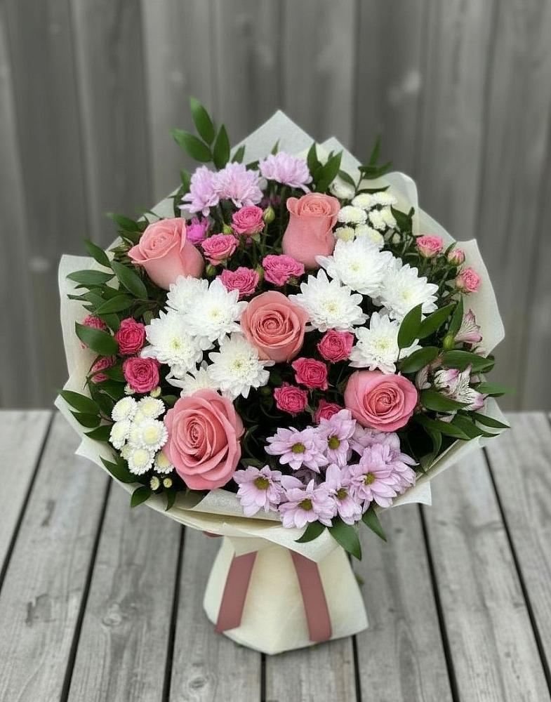 Букет цветов из: Альстромерии, Гвоздики, Розы и Хризантемы в Красные Ткачи