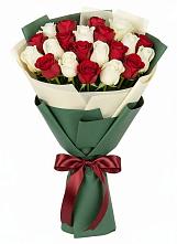 Букет Микс из красных и белых роз в Красные Ткачи