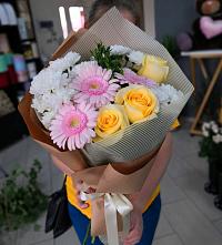 Букет цветов из:  Герберы, Розы и Хризантемы в Красные Ткачи
