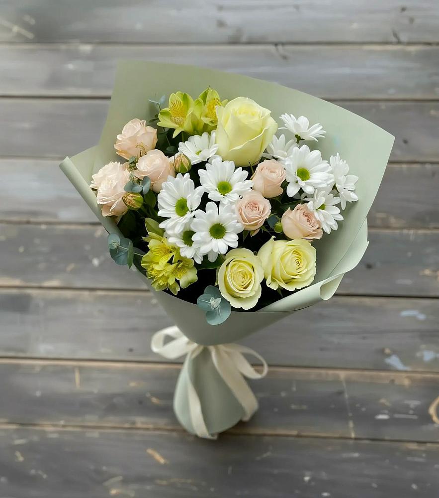 Букет цветов из: Альстромерии, Розы и Хризантемы в Красные Ткачи