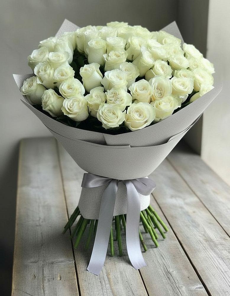 Букет 35 Белых роз в Красные Ткачи