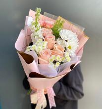 Букет цветов из:  Хризантемы и Розы в Красные Ткачи