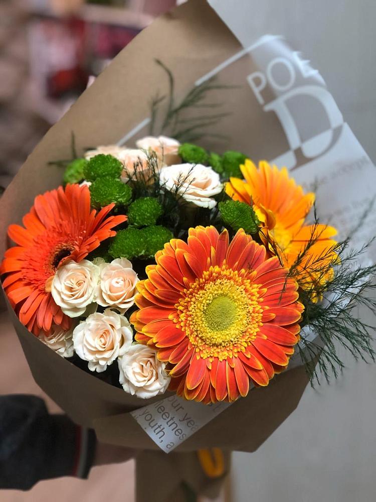 Букет цветов из: Герберы, Хризантемы и Розы в Красные Ткачи