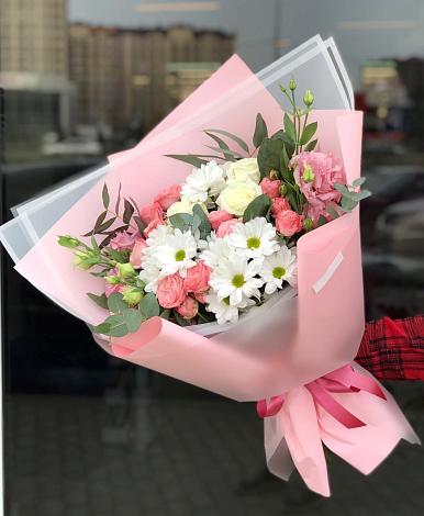 Букет цветов из: Розы, Лизиантусы и Хризантемы в Красные Ткачи