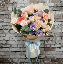 Букет цветов из:  Розы, Лизиантусы и Гвоздики в Красные Ткачи